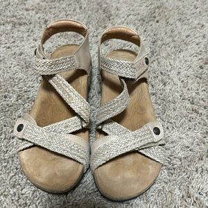 listing-status-banner